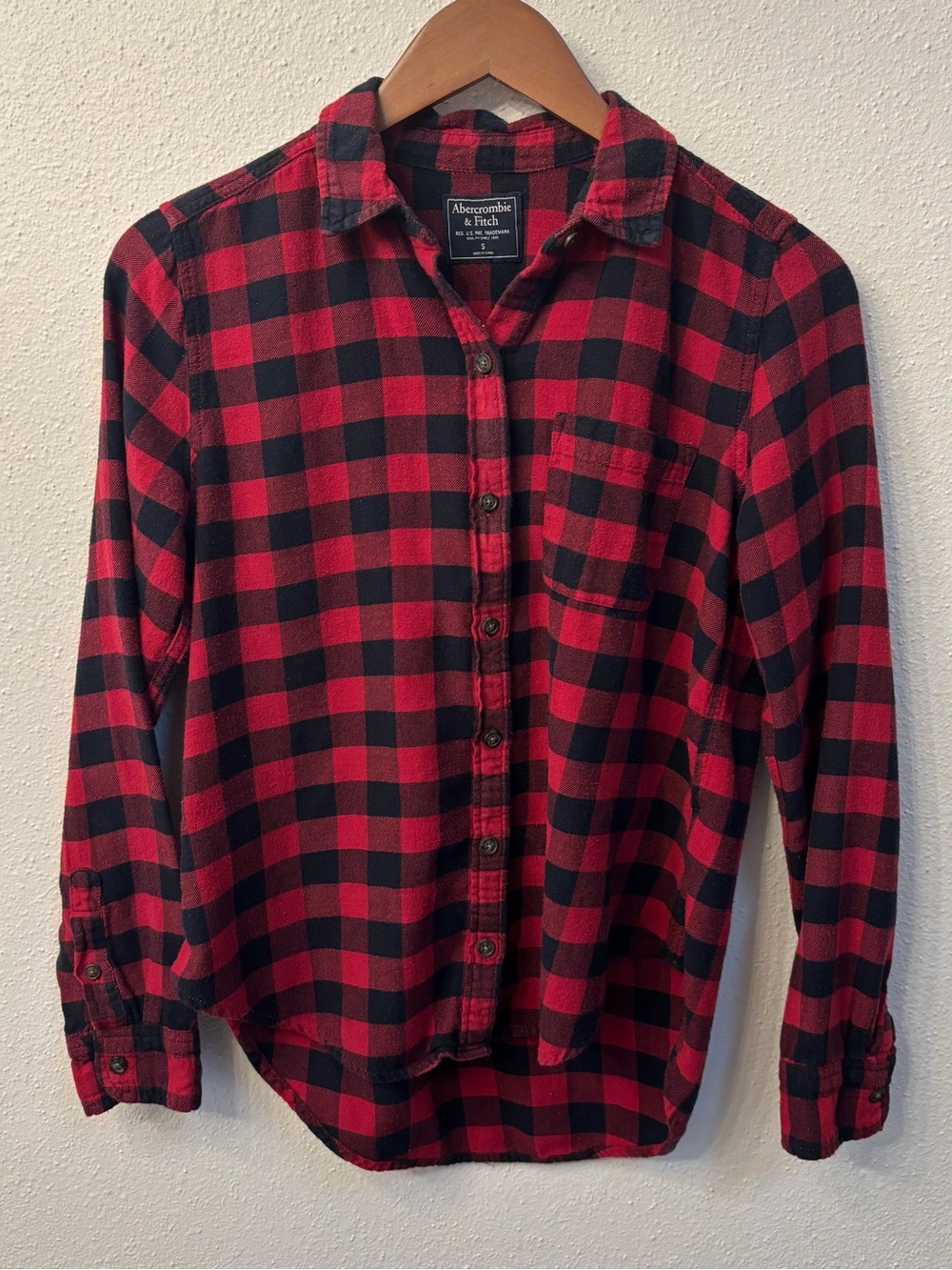 Abercrombie & Fitch Womenโs Red and Black Plaid Button-Down Shirt
